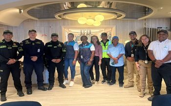 Funcionarios ICA en labores de inspección 