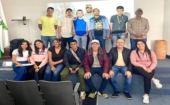 Estudiantes y docentes del Colegio Integrado Nacional Oriente de Caldas.