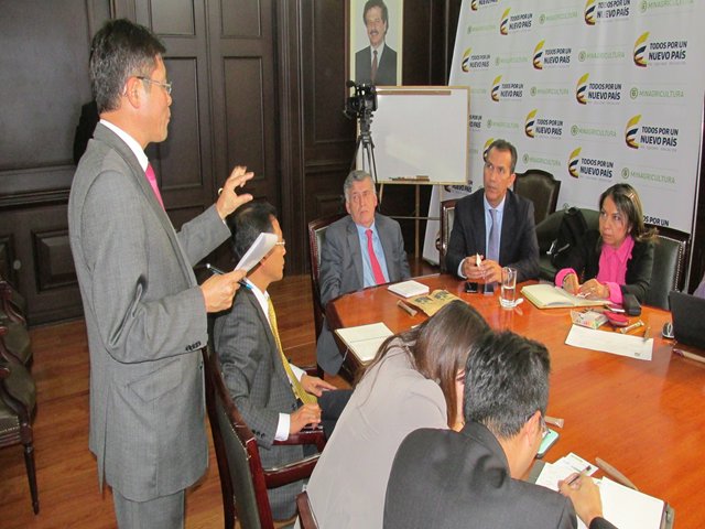 Comisión de expertos coreanos  explora el agronegocio colombiano
