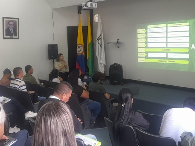 ICA, CORPOHASS y ASOHOFRUCOL fortalecen la sanidad vegetal del aguacate Hass para proteger los mercados internacionales 