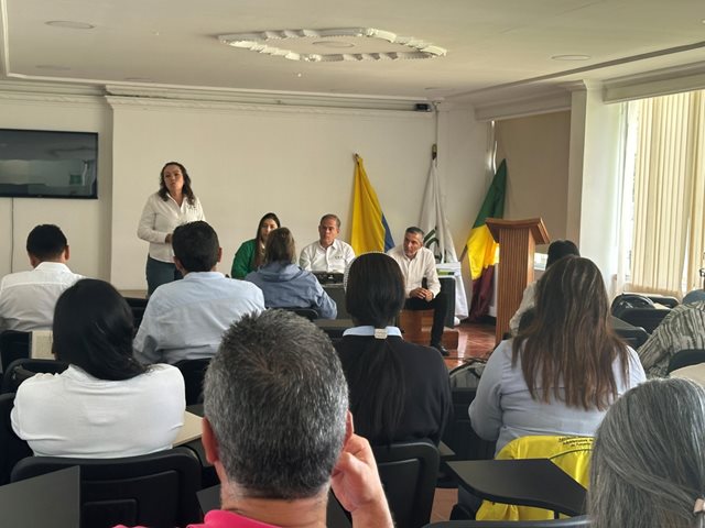 En Quindío, el ICA realizó mesa fitosanitaria con productores de aguacate Hass 