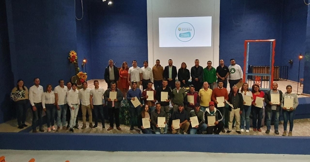 Foto-ICA-Declaracion-de-area-libre-de-plagas-cuarentenarias-del-Pacora-Caldas-1.jpg