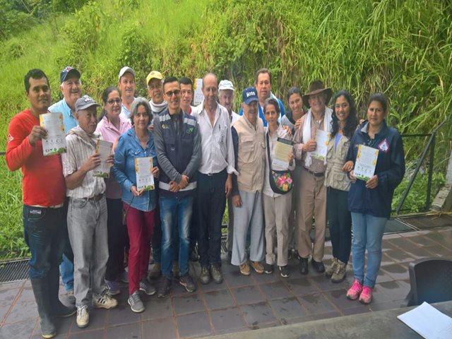 Agricultores de Cundinamarca se capacitan en protección a los polinizadores 