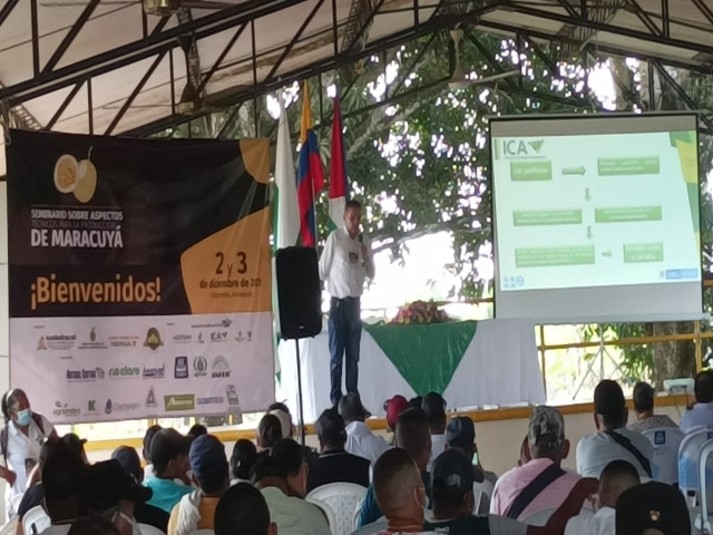 Productores de maracuyá del Urabá antioqueño se capacitan con el ICA en buenas prácticas agrícolas