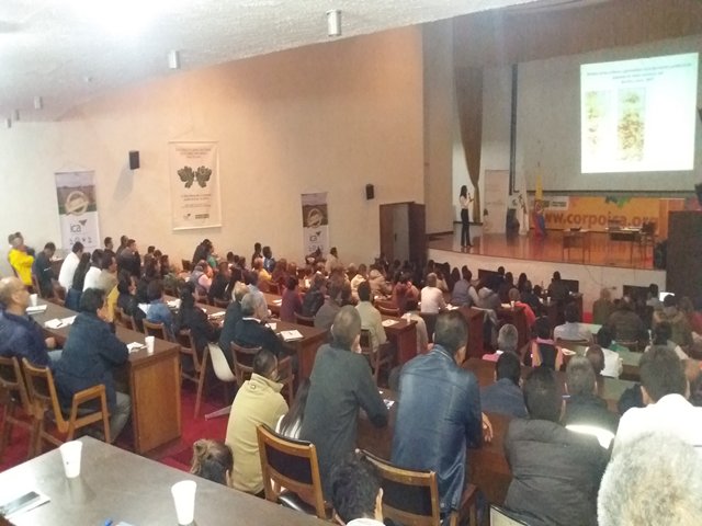 El ICA capacitó a más de 300 agrónomos en cultivos de flores 