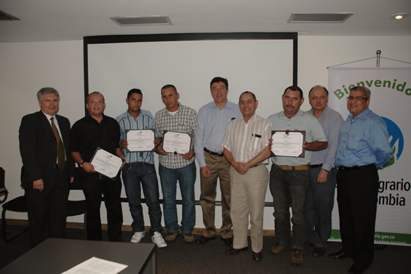 ICA entrega certificación en Buenas Prácticas Ganaderas a cuatro fincas