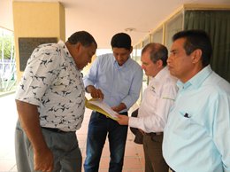Con-el-Comite-de-Ganaderos-Riohacha.JPG Con-el-Comite-de-Ganaderos-Riohacha.JPG