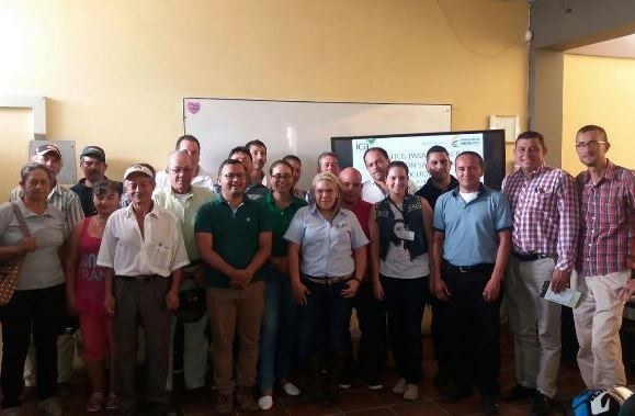 Ganaderos de Fusagasugá se capacitan para producir animales sanos en sus predios