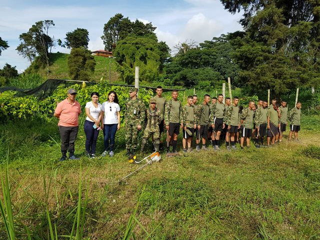 El ICA y el Batallón San Mateo trabajan en alianza por la sanidad agrícola de Risaralda