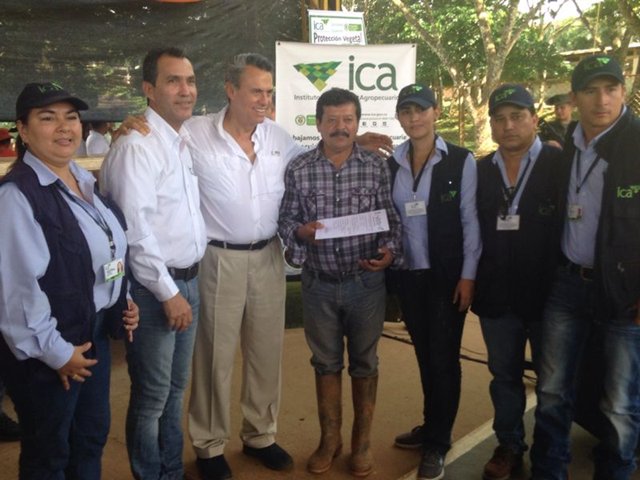 ICA entrega de registro de productor a asociación cauchera en Guaviare