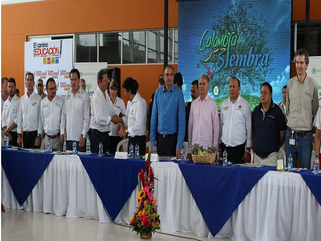 El programa Colombia Siembra llegó al  Huila 