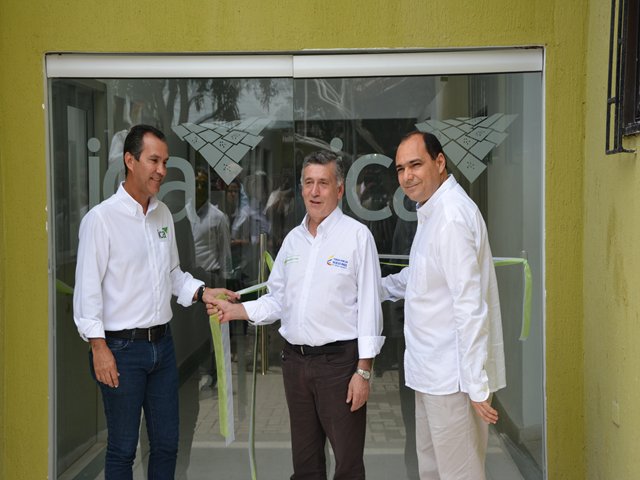 El ICA entrega modernos laboratorios en el Atlántico