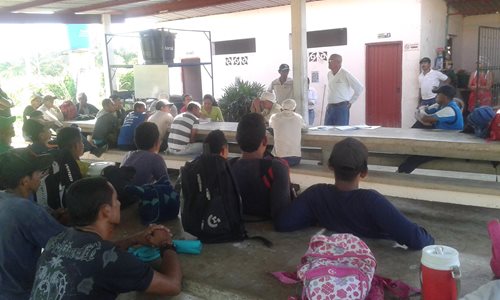 Experto-del-ICA-entreno-a-agricultores-de-banano-en-Magdalena-para-combatir-la-enfermedad-del-Moko-2.jpg Experto-del-ICA-entreno-a-agricultores-de-banano-en-Magdalena-para-combatir-la-enfermedad-del-Moko-2.jpg