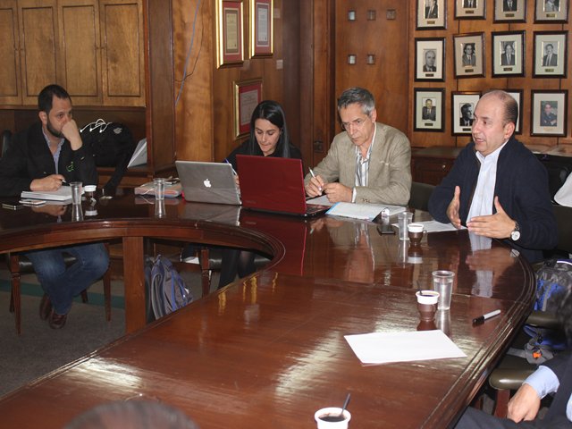 El ICA realiza reunión en peste porcina clásica con experto internacional  