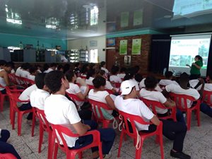 Estudiantes-tecnicos-agropecuarios-capacitados-por-el-ICA-en-normatividad-sanitaria-para-los-cultivos-de-palma-de-aceite-y-cafe.jpg