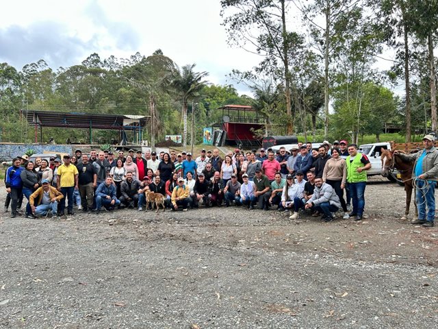 El Quindío continúa fortaleciendo el bienestar animal con cursos a transportadores de animales en pie