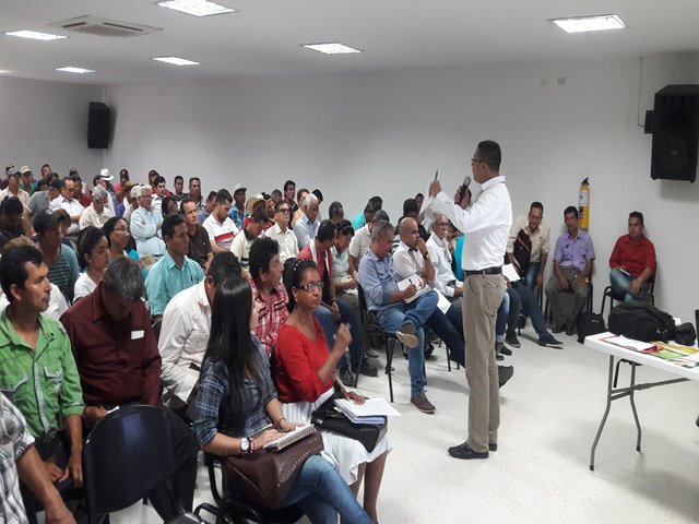 El ICA socializó con agricultores de Barrancabermeja recomendaciones sobre el manejo integrado y control de plagas y enfermedades en cítricos