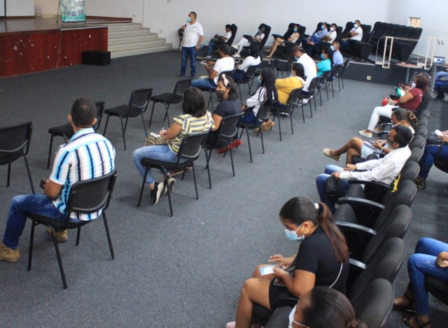 Foto-ICA-capacitacion-en-normativa-sanitaria-2.jpg
