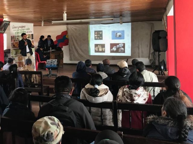  ICA socializa en Nariño la problemática de la verruga negra de la papa.