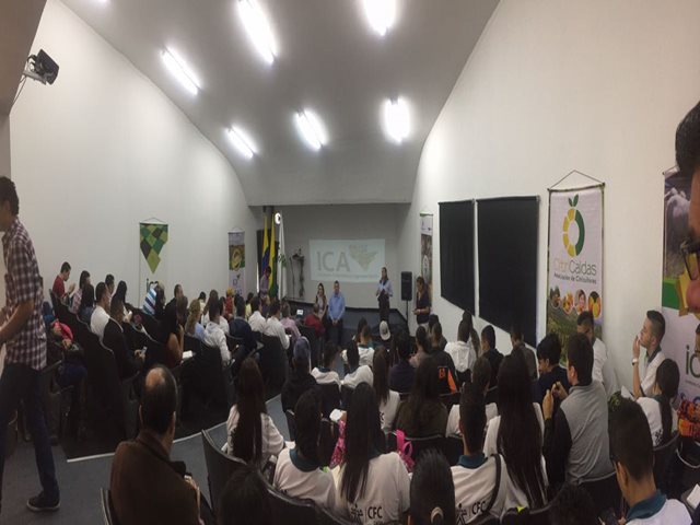 ICA capacitó a 100 personas en manejo de HLB y mecanización del café 