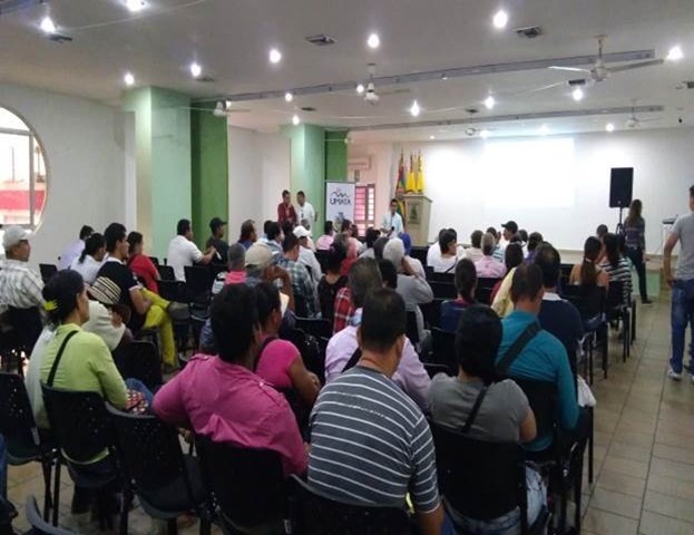 El ICA capacita a agricultores sobre HLB de los cítricos