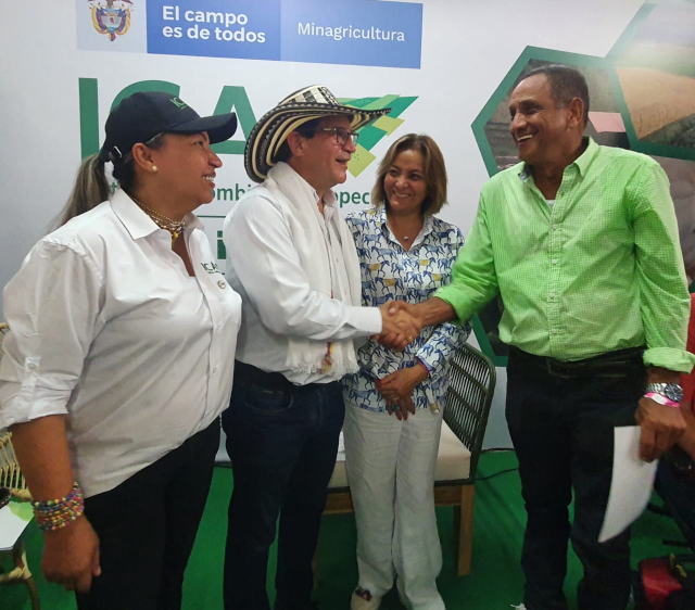 Foto-ICA-Presentes-en-la-Feria-Nacional-Ganadera-2.jpg