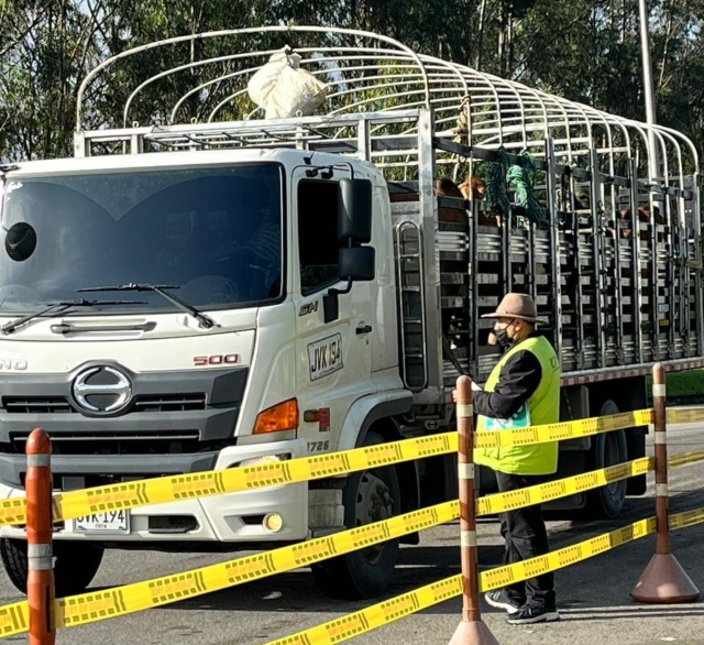 Foto-ICA-Inspeccion-a-puesto-de-control-en-el-peaje-de-Tuta-1.jpg