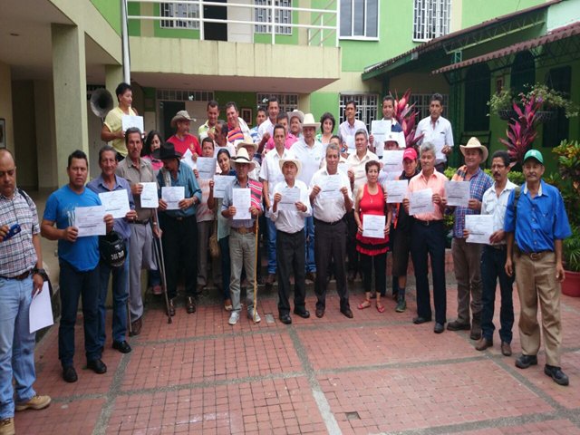 Ganaderos huilenses, comprometidos con la sanidad de sus hatos  
