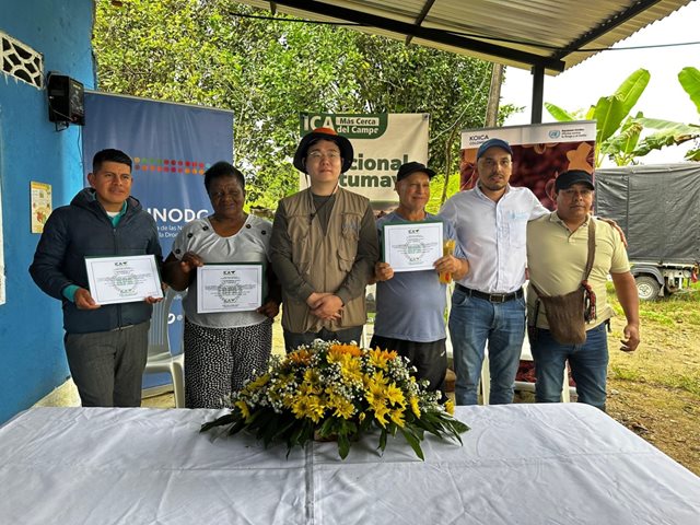 Productores agrícolas de Sacha Inchi en Putumayo. 