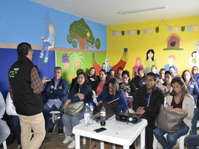 El ICA capacitó a funcionarios de supermercados en temas de insumos agropecuarios y/o semillas para siembra