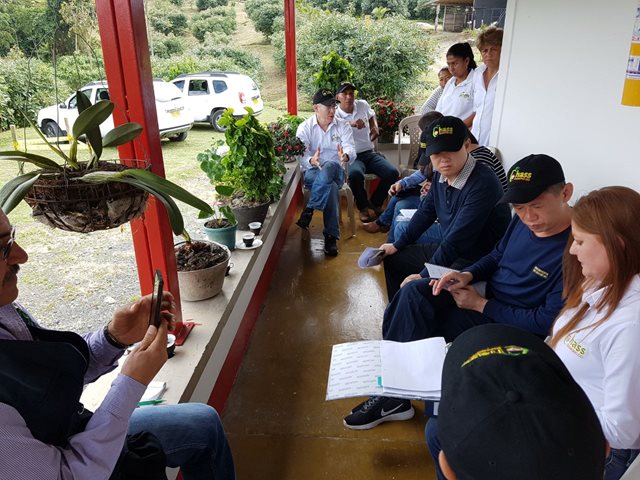 Autoridad sanitaria de la República Popular China continúa su visita por predios productores de aguacate Hass, en el Eje Cafetero  