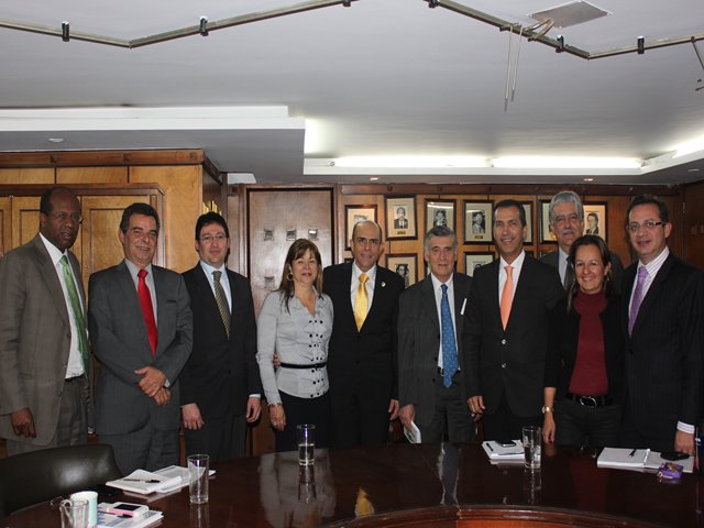 Viceministro de agricultura de visita en el ICA