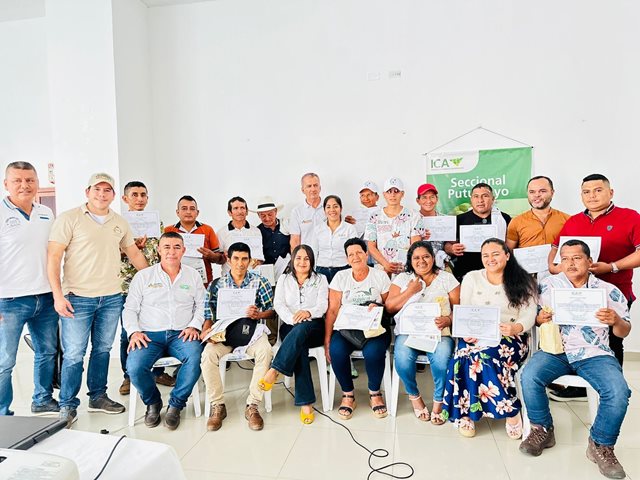 Foto-1-Grupo-de-certificados.JPG