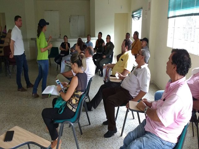 El ICA capacita a productores pecuarios y a la Policía Nacional en documentación para movilizar ganado