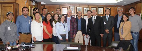 Consultor-de-la-OIEA-y-el-ICA-trabajan-por-mejorar-las-condiciones-de-la-admisibilidad-de-la-uchuva-colombiana-en-mercados-internacionales-2.JPG