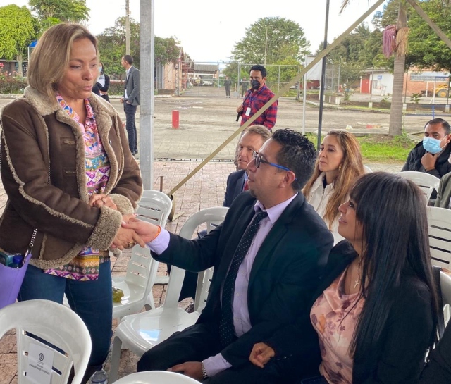 Foto-ICA-Entrega-certificado-BPA-construyendo-pais-en-Cundinamarca-2.jpg