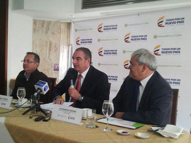 MinAgricultura y SAC adelantarán campaña en buenas prácticas para uso de glifosato
