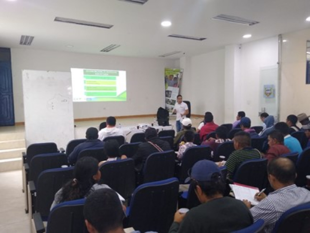 Productores caucanos aprenden de las enfermedades en cultivos y animales  