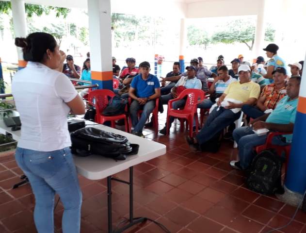 El ICA actualiza a vacunadores de Córdoba en enfermedades de control oficial 