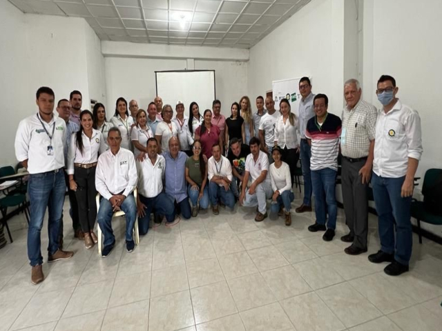 El ICA participó en la formulación de la reconversión productiva de las cadenas cárnicas y lácteas del Caquetá