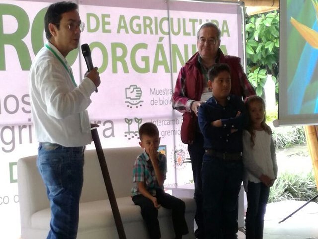 Reconocimiento de Fedeorgánicos al Director Técnico de Inocuidad e Insumos Agrícolas del ICA