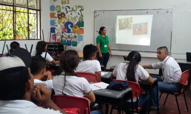 Futuros productores de plátano se capacitan sobre el manejo integrado del cultivo