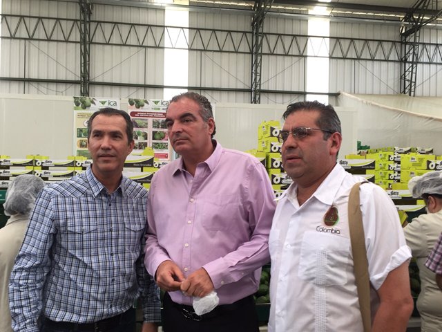 Min. Agricultura y embajada Americana visitan predios agrícolas de Antioquia