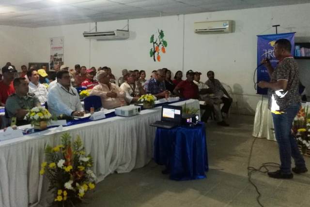 En Bolívar, los productores de mango fortalecen su lucha contra las moscas de la fruta