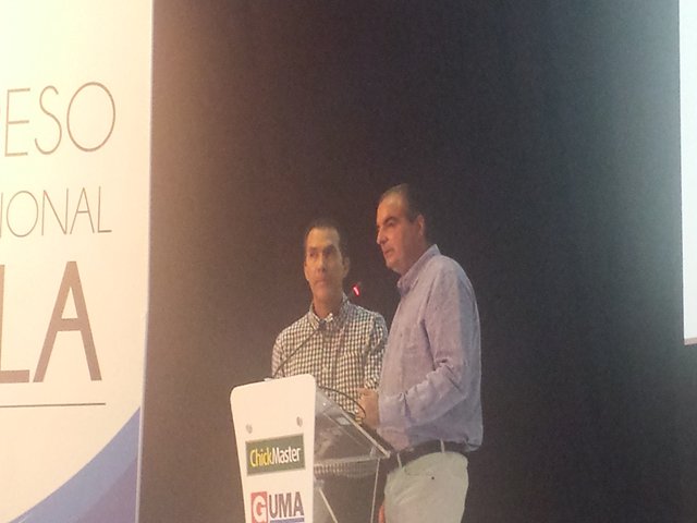 El ICA reitera compromiso con la competitividad de la producción avícola