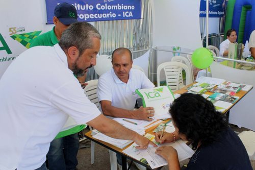 El-ICA-presente-en-la-Feria-en-mi-region-en-el-Tolima-1.JPG
