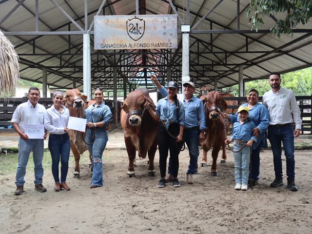 Familia Ramírez 24K.