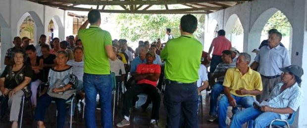foto-2-Funcionarios-ICA-dictan-taller-en-BPA.jpg