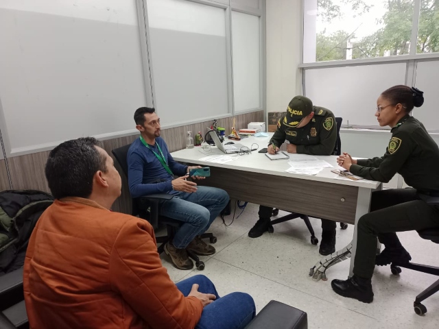 Foto-ICA-Actividades-sanitarias-control-enfermedad-de-newcastle-aviar-3.jpg
