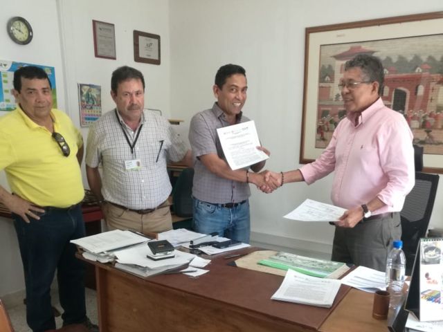 foto-2-ICA-certificado-drogas-La-Rebaja.jpg foto-2-ICA-certificado-drogas-La-Rebaja.jpg
